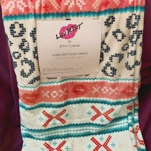 Betsey Johnson Leopard Christmas Plush Throw NWT